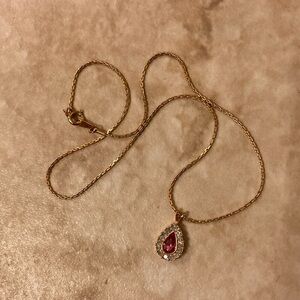 Elegant Gold Necklace with Pink Teardrop Pendant
